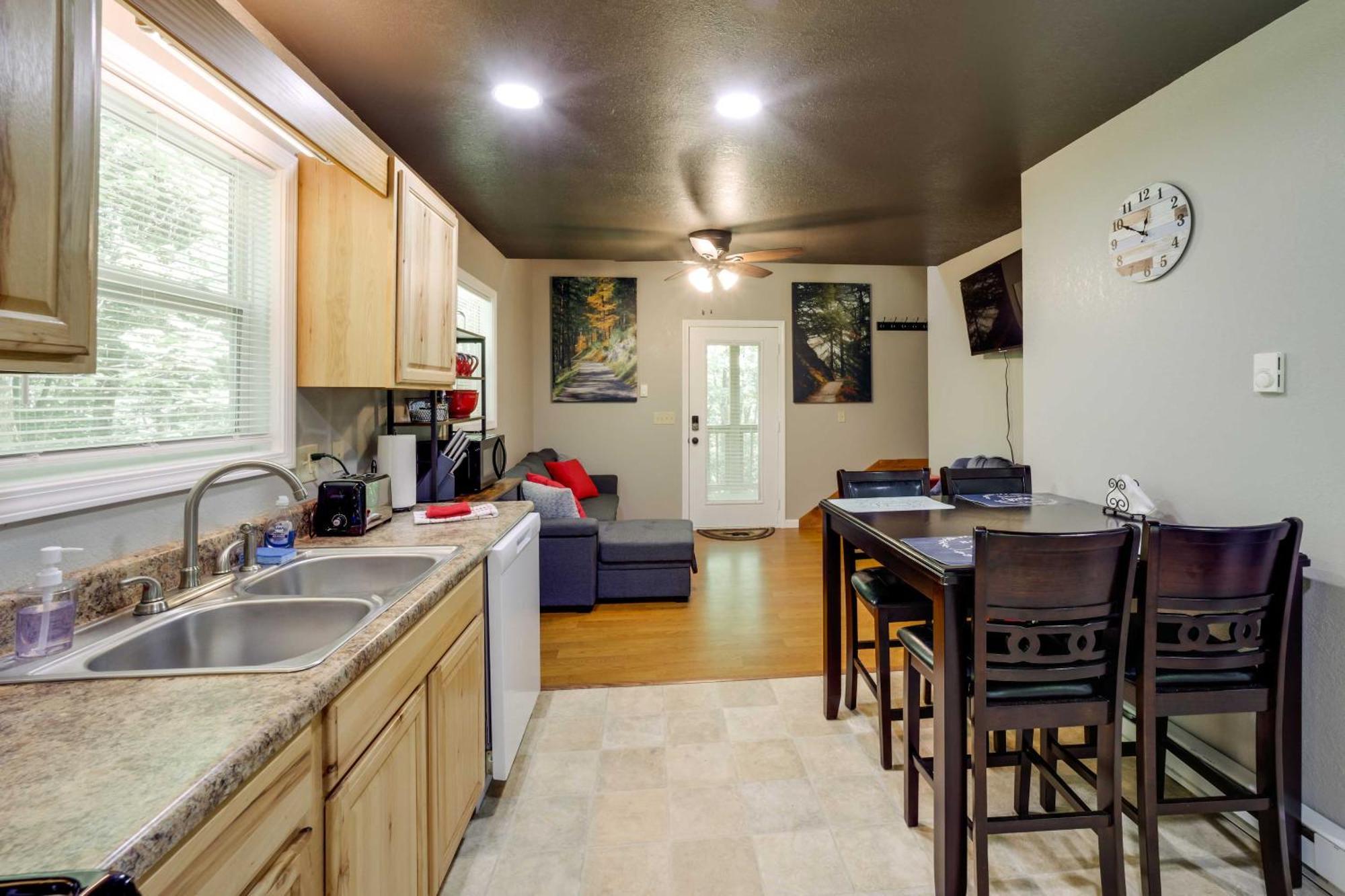 Cozy Whittier Cabin And Yard And Hot Tub, Pets Welcome Exteriör bild